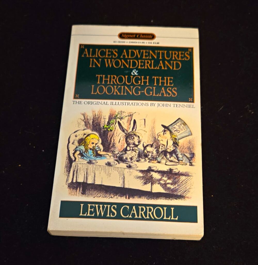 Signet Classic Alice's Adventures in Wonderland & Looking-Glass Lewis Carroll PB